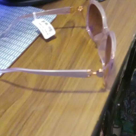 Jessica simpson sunglasses new with tags - Picture 3 of 6